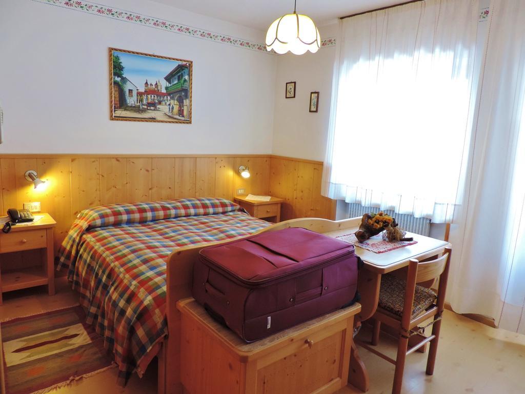 Albergo Ombrettola Falcade Ruang foto